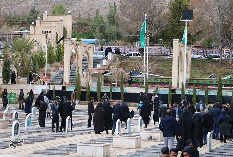 صف طولانی زیارت مزار شهید قاسم سلیمانی در کرمان