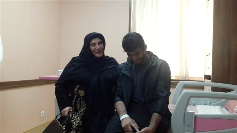 بستری شدن حسن یزدانی در بیمارستان برای عمل جراحی
