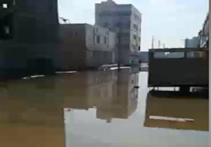 خیابانی شبیه به دریاچه در کیانشهر اهواز + فیلم