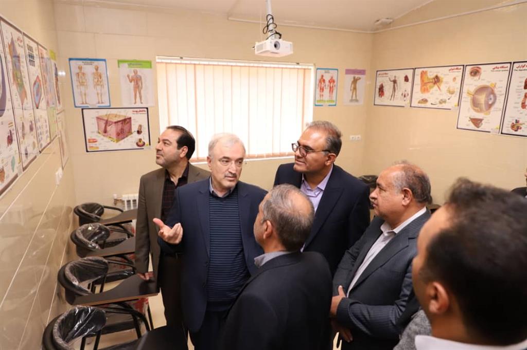 افتتاح آموزشگاه بهورزی سپیدان / وزیر بهداشت: بهورزان طلایی&zwnj;ترین نقش را در پیشگیری از بیماری&zwnj;ها ایفا می&zwnj;کنند
