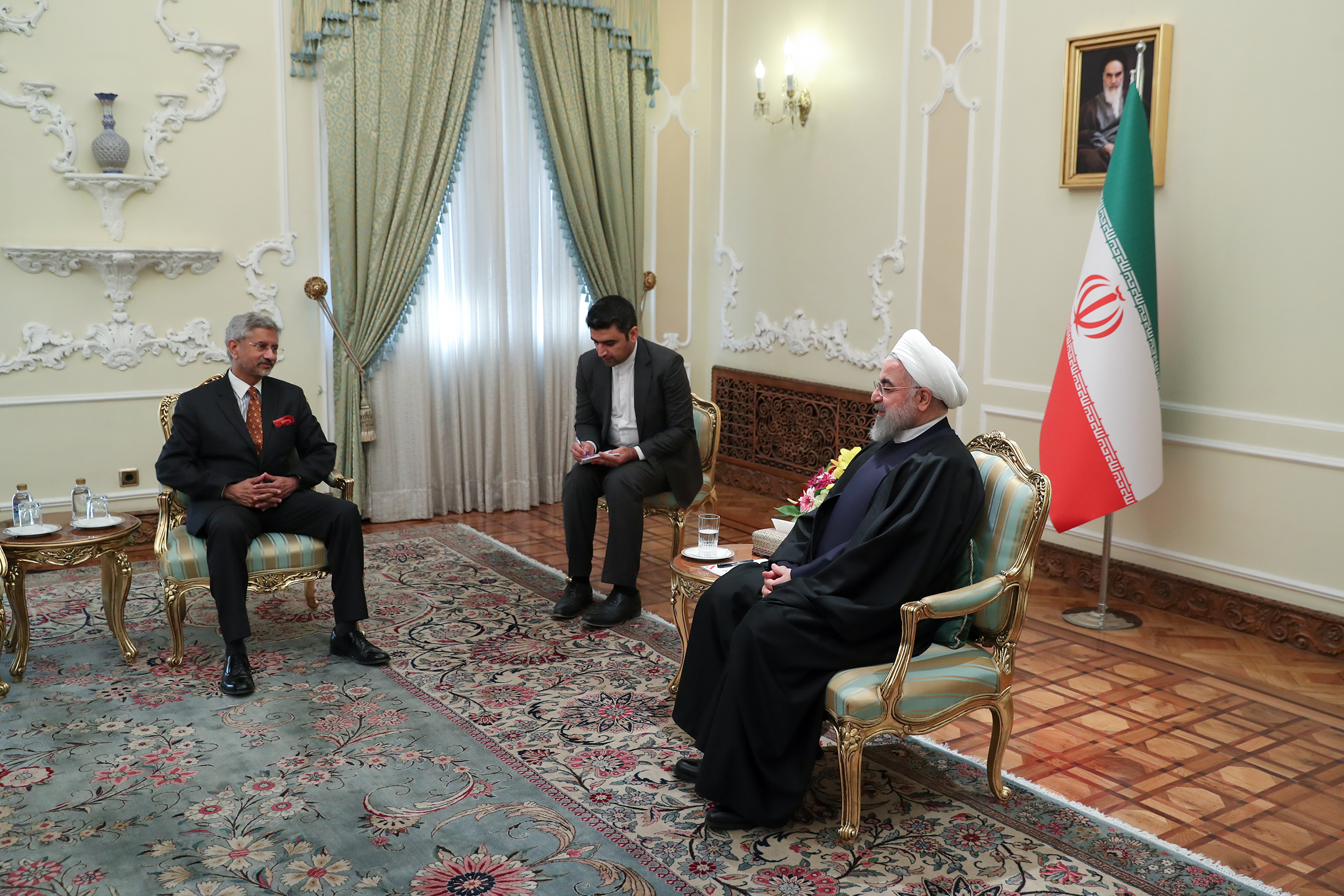 آمریکا ناگزیر است قبل یا بعد از انتخابات ریاست جمهوری دست از فشار حداکثری بر ایران بردارد/  تکمیل راه&zwnj;آهن چابهار - زاهدان موجب تحول همکاری&zwnj;های تجاری منطقه می&zwnj;شود