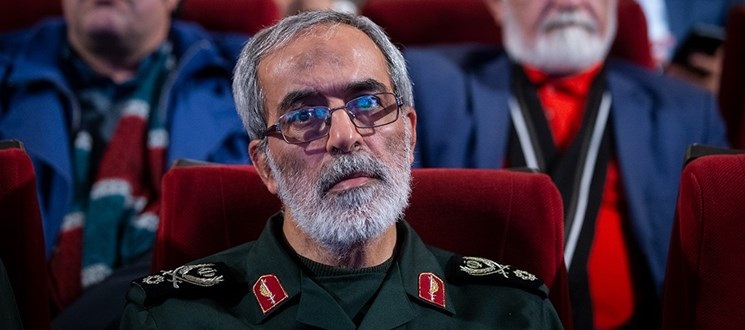 قلم‌ نویسندگان باید اوج فتنه‌ها و توطئه‌های ۸۸ تا ۹۸ را بیان کنند