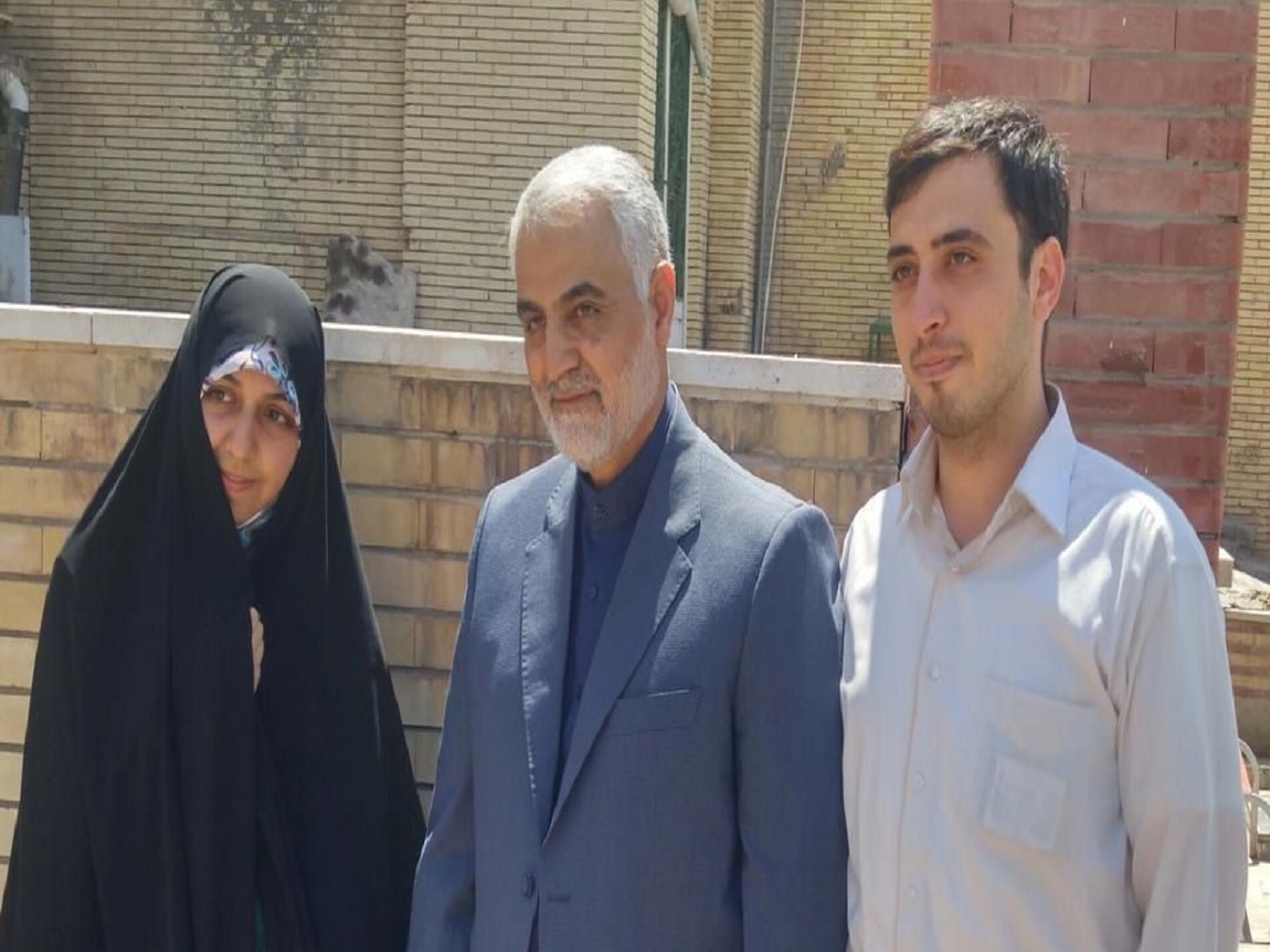 زوج جان&zwnj;باخته هواپیمای اوکراینی در کنار شهید حاج قاسم سلیمانی