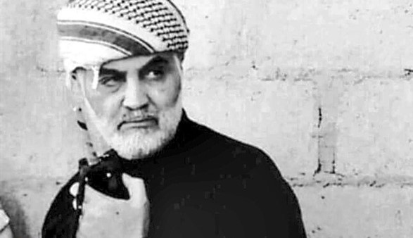 سردار سلیمانی را چگونه برای فرزندانمان توصیف کنیم؟/ ژنرال بی&zwnj;سایه&zwnj;ای که دیو&zwnj;ها را به بند کشید