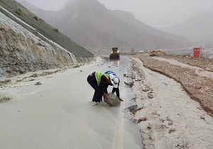بر اثر طغیان رودخانه ها تمام راه های بخش و مرکز شهرستان بشاگرد مسدود است