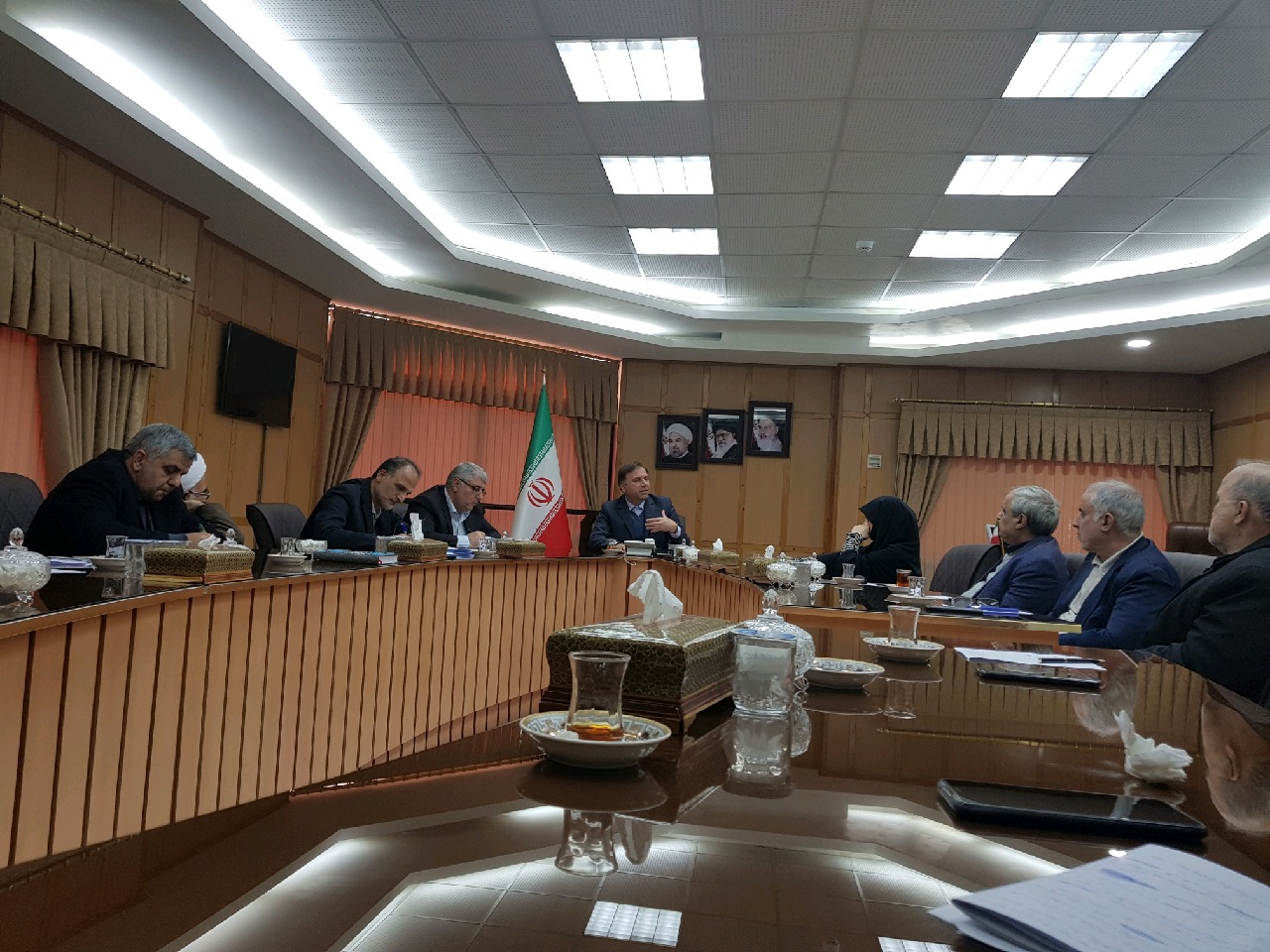 مشروعیت بخشی به فعالیت‌های سیاسی از کارکرد‌های اصلی احزاب است