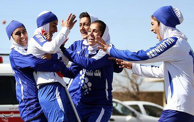 بانوان تیم فوتبال ملوان پول‌دار شدند