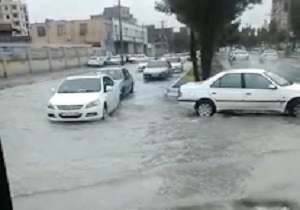 آبگرفتگی خیابان‌های زاهدان در اثر بارش باران + فیلم