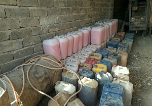 نمونه برداری ازمخازن ۱۴ تانکر حاوی روغن سوخت تقطیری در قروه