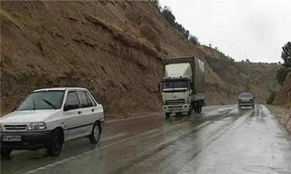 مسدود شدن راه ارتباطی ۱۲۵ روستای حاشیه تفتان و حوزه میرجاوه بر اثر سیلاب و برف
