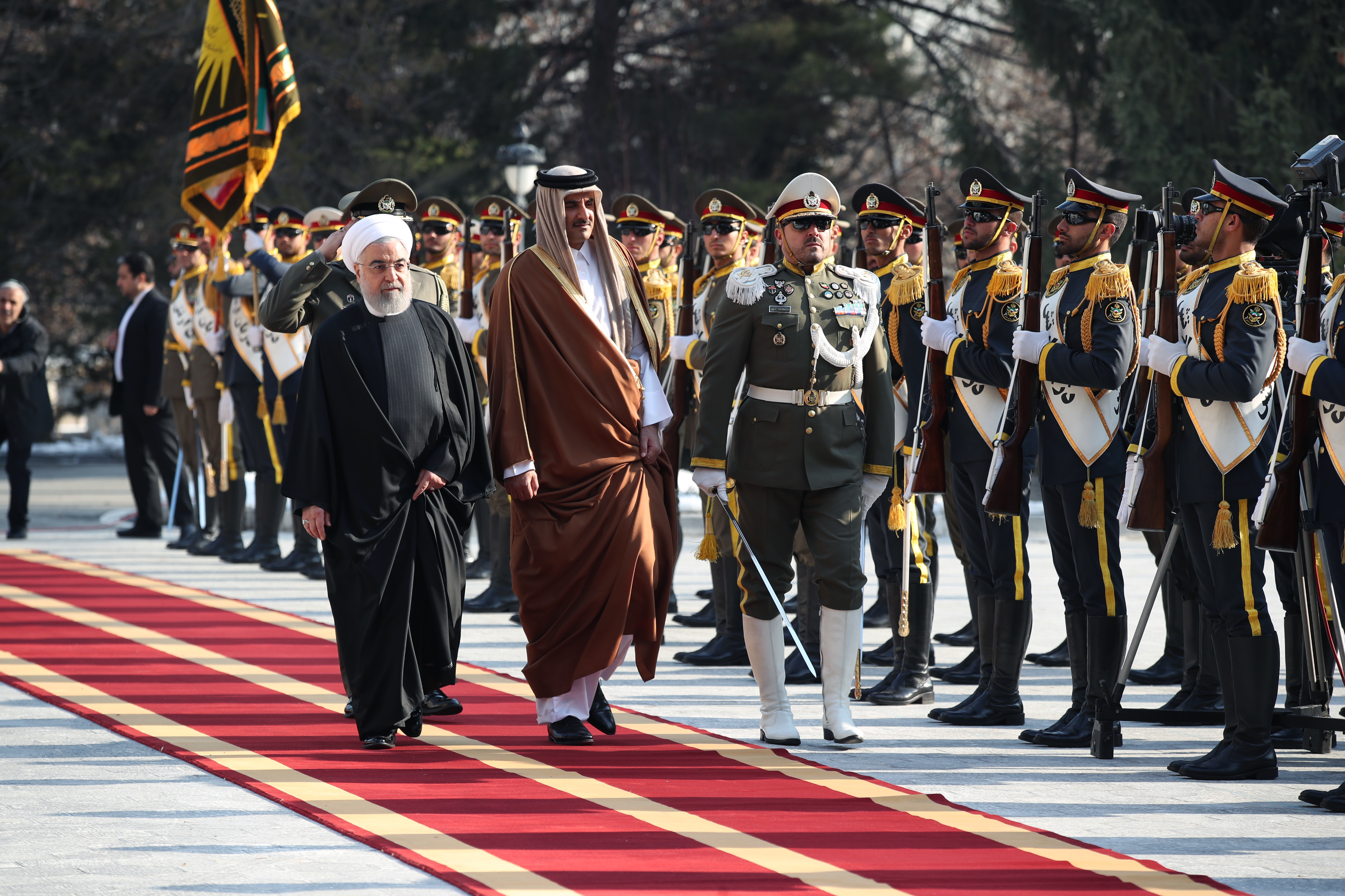 استقبال رسمی رئیس&zwnj;جمهور از امیر قطر