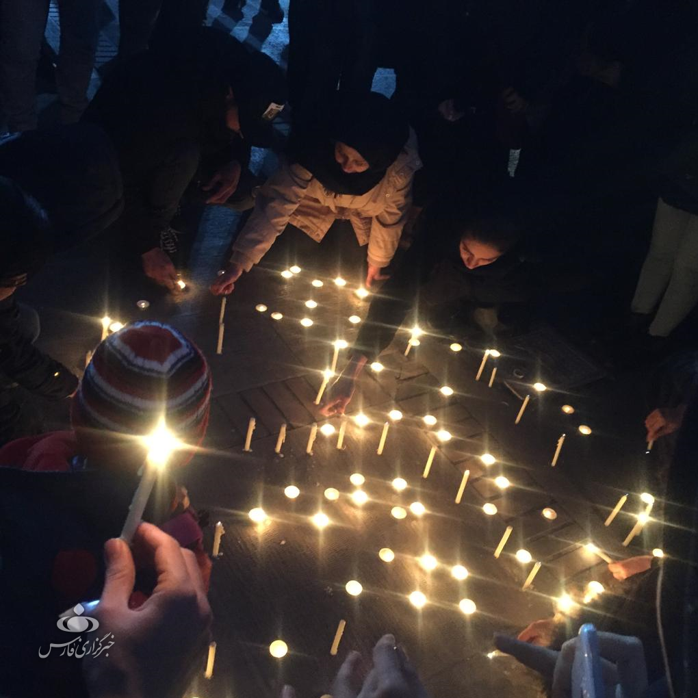 حاشیه مراسم یادبود جانباختگان هواپیما در دانشگاه شریف و امیرکبیر / چه کسانی مانع عزاداری دانشجویان شدند؟