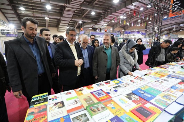 عرضه ۵۴ هزار عنوان کتاب در نمایشگاه سراسری کتاب همدان