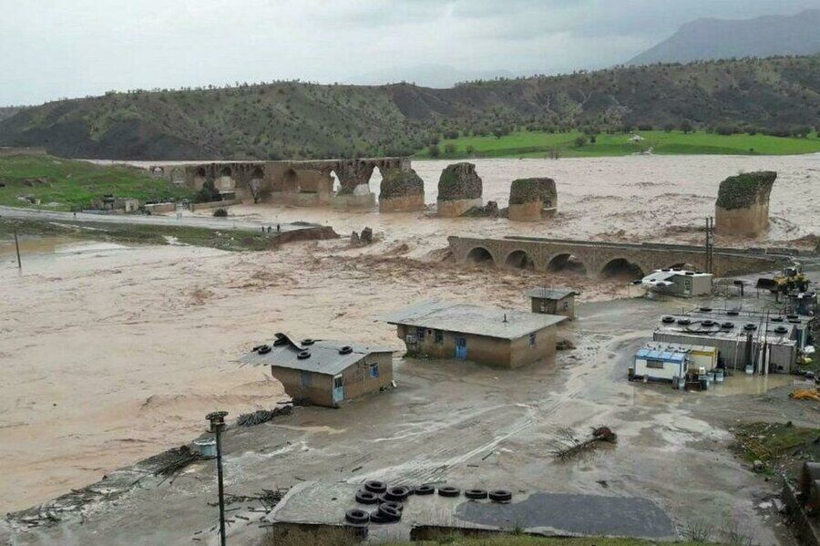 پایش بنا&zwnj;های تاریخی سیستان و بلوچستان در پی وقوع سیل