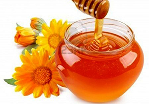 عسل آباده بسته بندی می‌شود