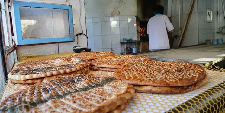 طبخ و توزیع نان توسط خبازی&zwnj;ها در مناطق سیل زده چابهار