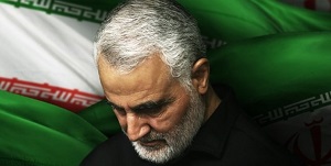 وقتی سپهبد سلیمانی دست سرباز خود را بوسید!