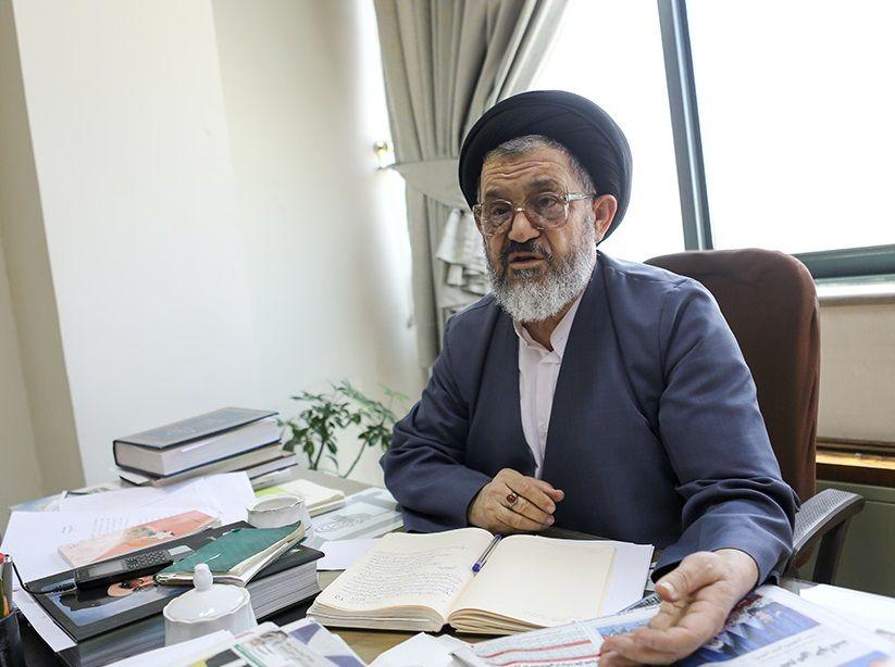 نظام جمهوری اسلامی نظامی مردمی اسلامی است.