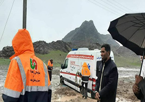 امداد هوایی به دو روستای محاصره شده در سیل