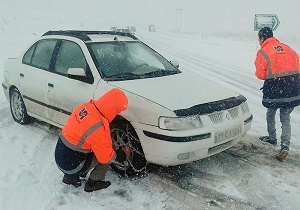 امدادرسانی به ۱۵۶۳ دستگاه خودرو گرفتار شده در برف در اردبیل