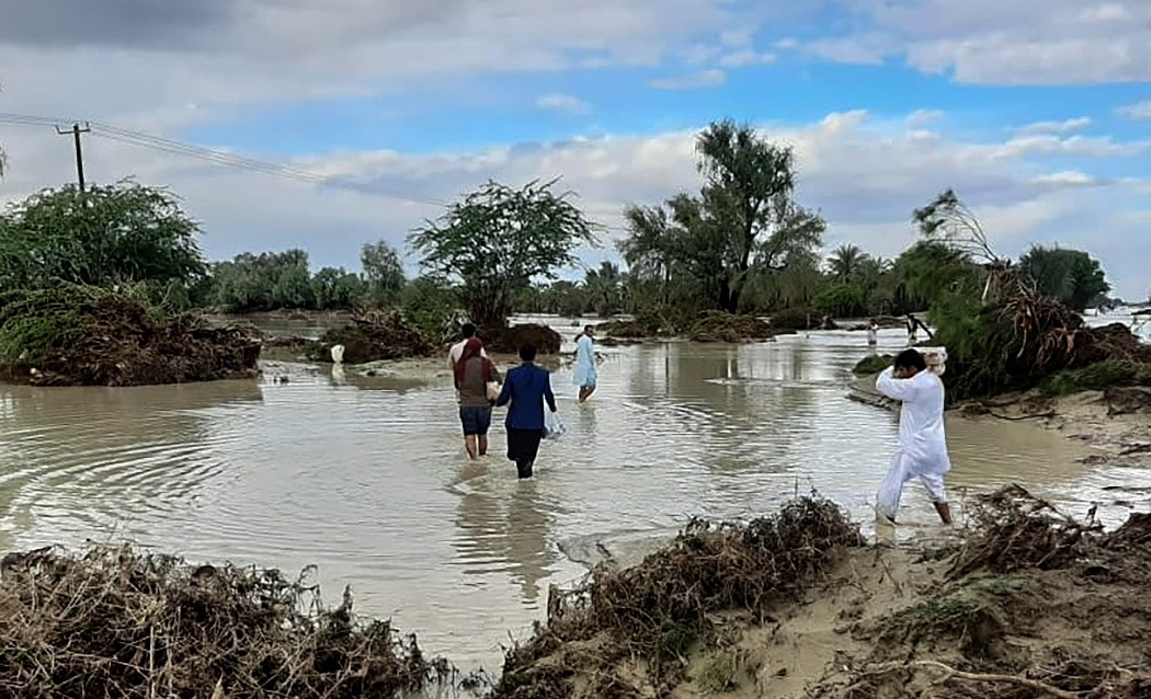 ۱۳۷ روستای سیل&zwnj;زده کاجو و بنت نیکشهر در انتظار بازگشایی راه&zwnj;ها و امدادرسانی