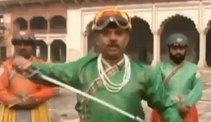 سبک عجیب گوینده خبر تلویزیون پاکستان!