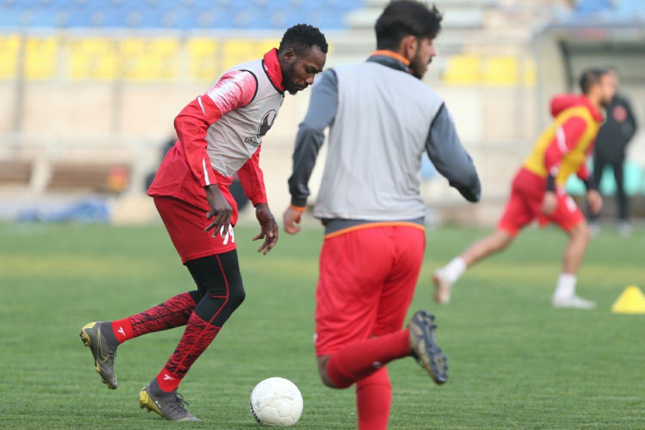 تمرین تیم فوتبال پرسپولیس با حضور هواداران برگزار شد