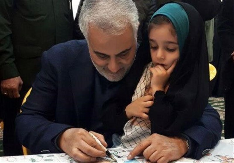 رابطه عاطفه و دیدنی فرمانده نیروی قدس سپاه پاسداران با فرزندان شهدای مدافع حرم