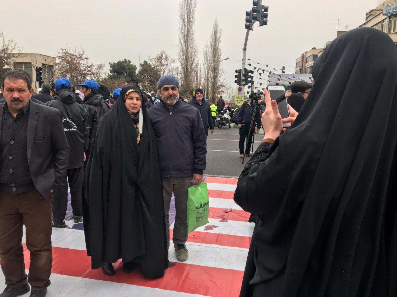 حضور پرشور مردم با سربندهای &laquo;یا مُنتقم&raquo; در نماز جمعه تهران