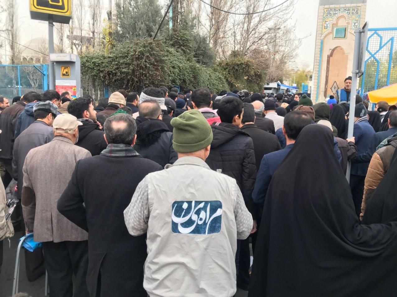 حضور پرشور مردم با سربندهای &laquo;یا مُنتقم&raquo; در نماز جمعه تهران