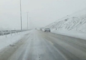 جاده برفی در شهر اردبیل + فیلم