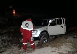 نجات ۶ نفر گرفتار در کویر ریگ جنِ آرادان