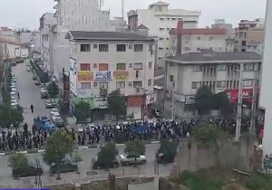 راهپیمایی مردم بابل بعد از نماز پرفیض جمعه + فیلم