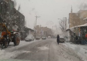 بارش شدید برف هم‌اکنون در «چهاربرج» + فیلم