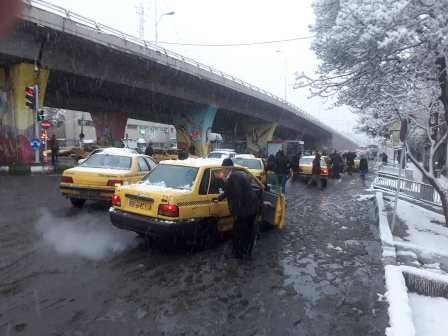 افزایش طول زمان سفر عامل کمبود تاکسی‌ها در پایانه‌های مسافربری