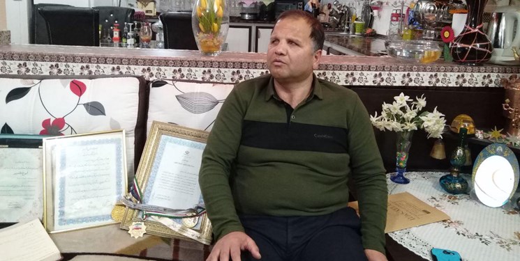 روایتی خواندنی از زندگی یک نابینا/ این مرد یک مرکز مخابراتی است!