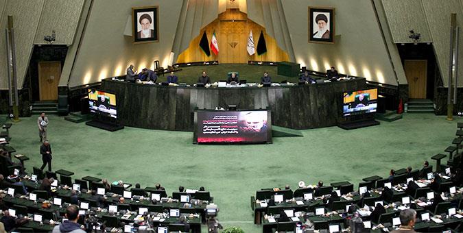 گمرک مکلف شد مالیات کالاهای وارداتی را هنگام ترخیص وصول کند