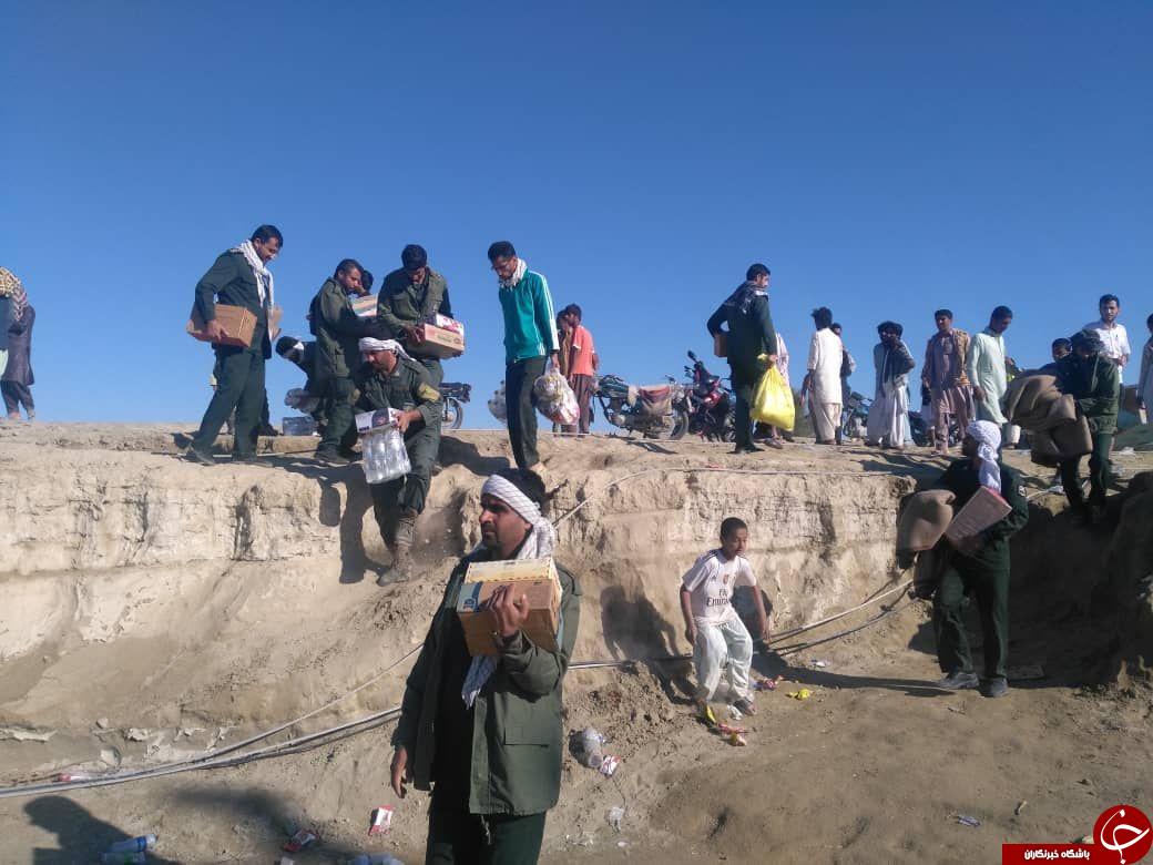 امدادرسانی نیروهای سپاه پاسداران انقلاب اسلامی به سیل زدگان استان سیستان و بلوچستان + تصاویر