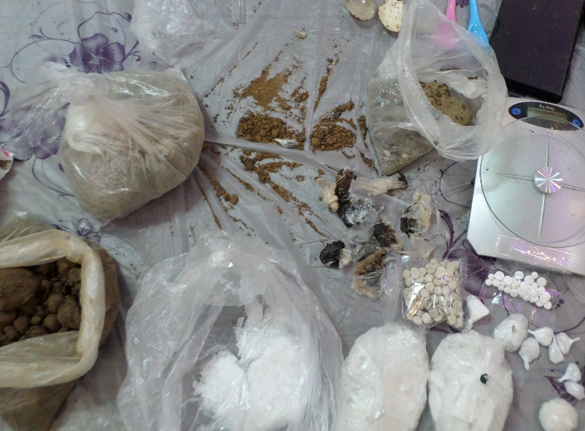کشف ۲ کیلوگرم مواد مخدر از یک خانه