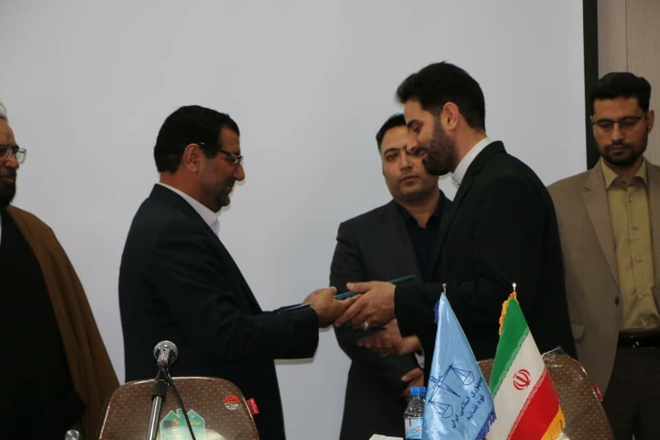 قضات شجاع دست متجاوزان را از حقوق عمومی کوتاه کنند