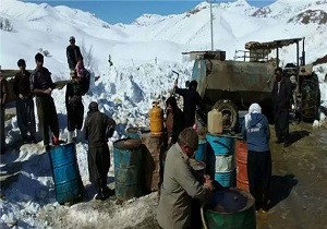 سوخت زمستانی مناطق صعب العبور دیواندره تامین شد
