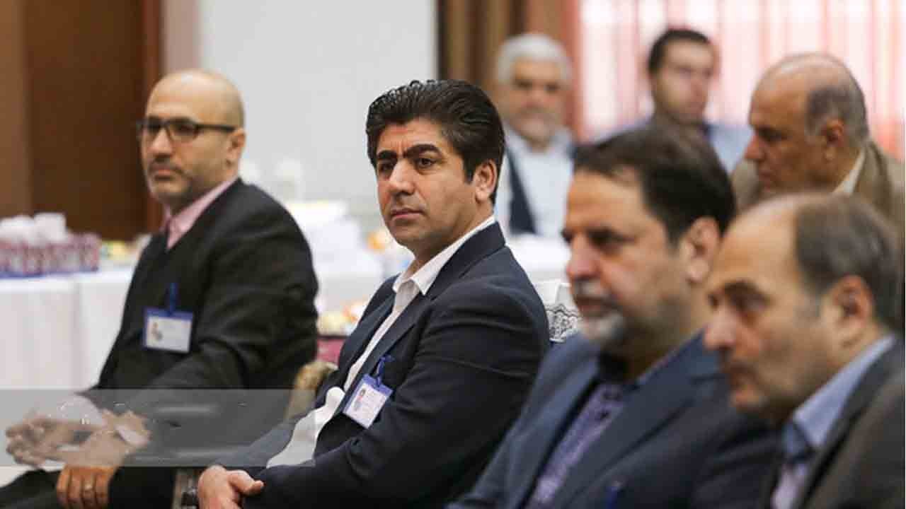 ممبینی: مربی بعدی تیم ملی فوتبال ایرانی است/ سلب امتیاز میزبانی در رده ملی صحت ندارد