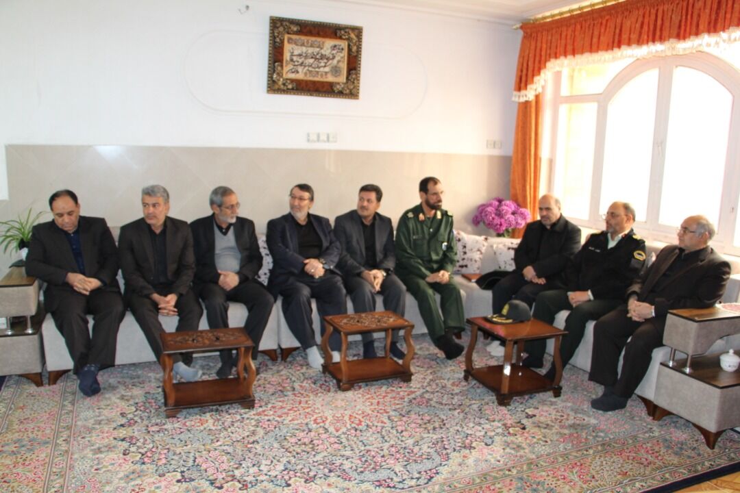 دلجویی از خانواده جانباختگان حادثه تشییع درکرمان