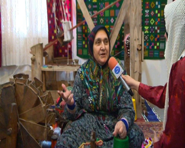 چادرشب&zwnj; بافی قاسم&zwnj;آباد گیلان در چند قدمی ثبت جهانی