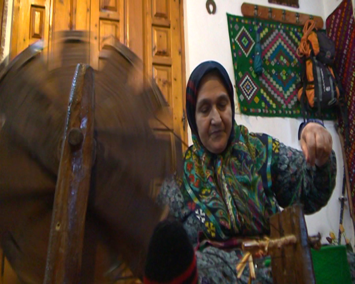 چادرشب&zwnj; بافی قاسم&zwnj;آباد گیلان در چند قدمی ثبت جهانی
