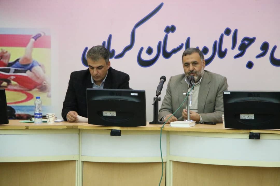 ارزش‌های انقلاب باید عالمانه و هنرمندانه منتقل شود