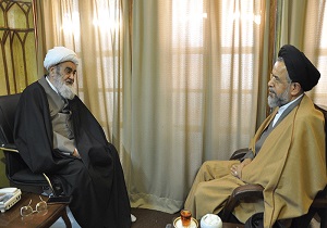 دیدار وزیر اطلاعات با آیت الله مظاهری از مراجع تقلید