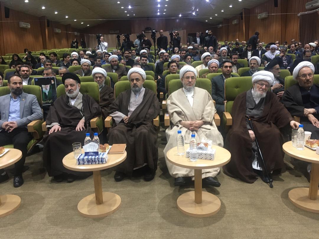 مراسم تکریم و معارفه دبیران کل مجمع جهانی تقریب مذاهب اسلامی آغاز شد