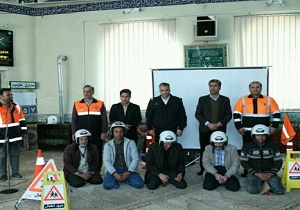 ​اهدای کلاه ایمنی به موتورسواران بخش کوهین