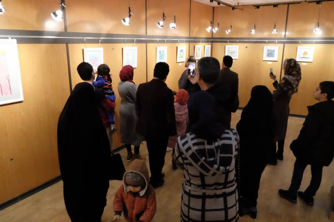 آثار نقاشی کودکان یاسوجی در معرض دید علاقمندان قرار گرفت